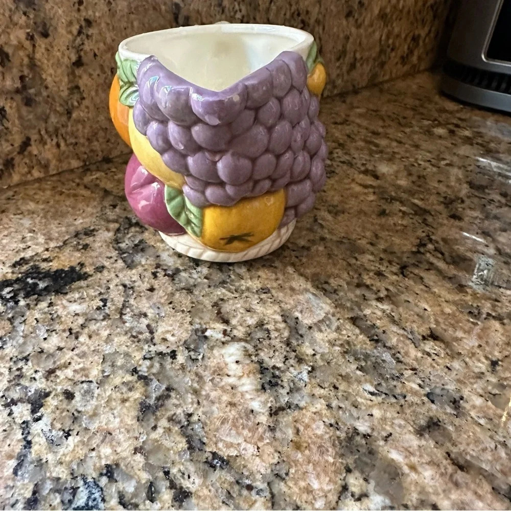 Vintage creamer basket weave fruit cottage core pitcher - Picture 3 of 8